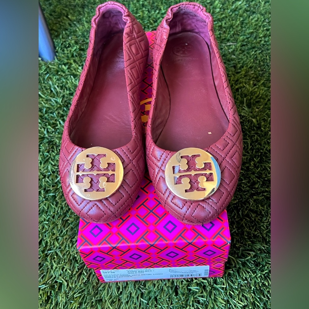 Like New Tory Burch Flats In size 8.5 With Box